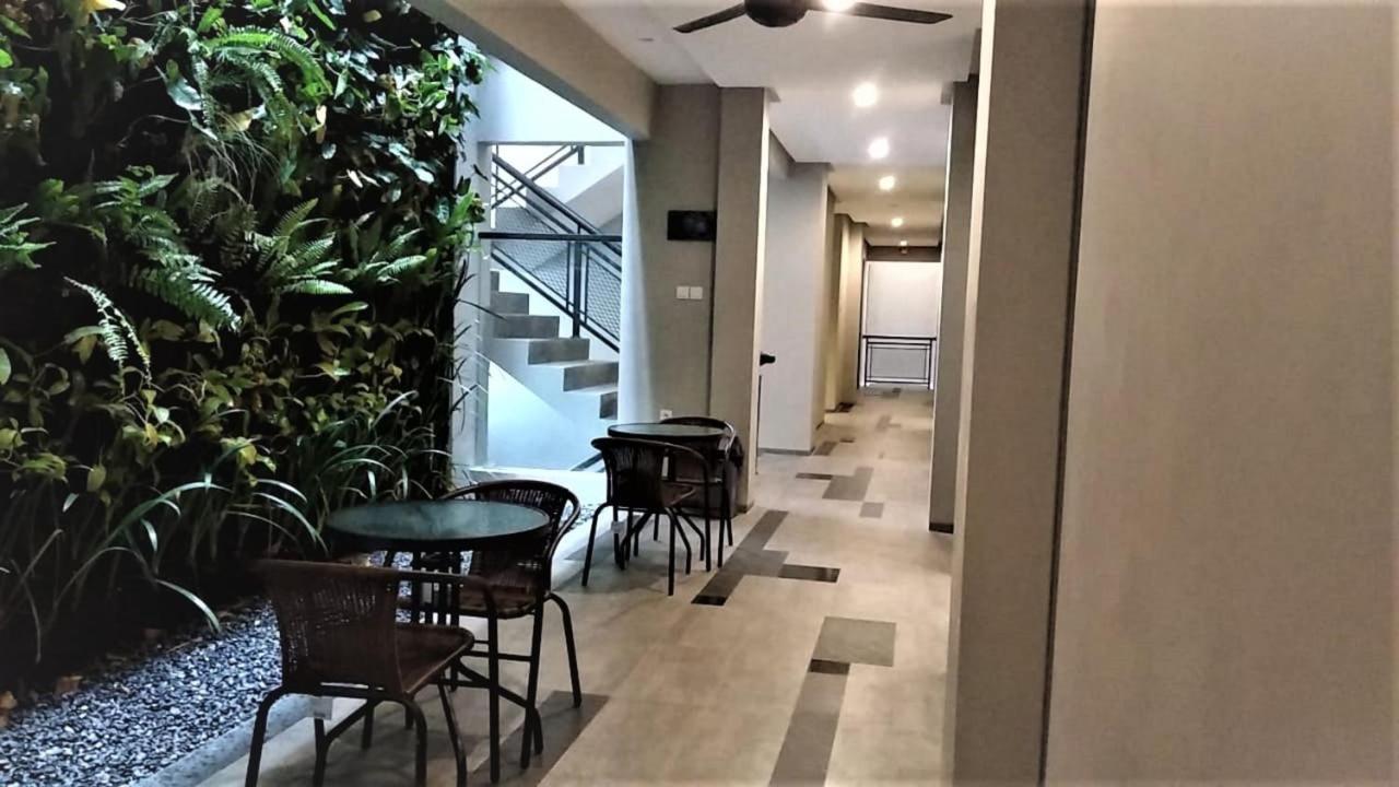 Reddoorz Plus Near Radio Dalam 3 جاكرتا المظهر الخارجي الصورة